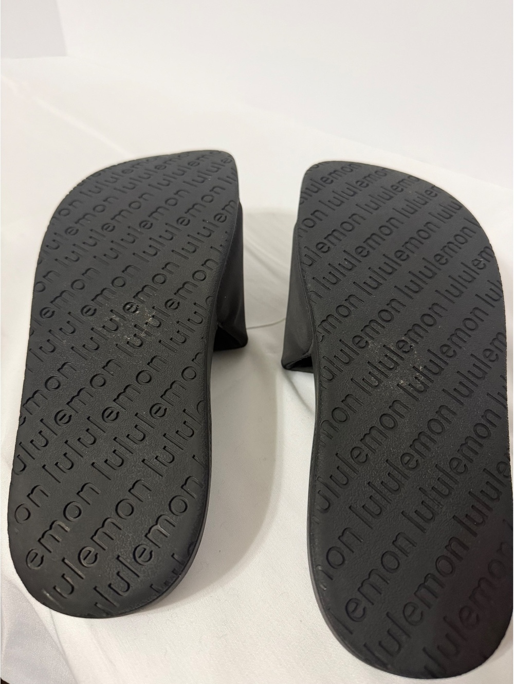 Lululemon Women's Restful Slides - Black/Graphite Grey, Size 9 - Picture 8 of 9